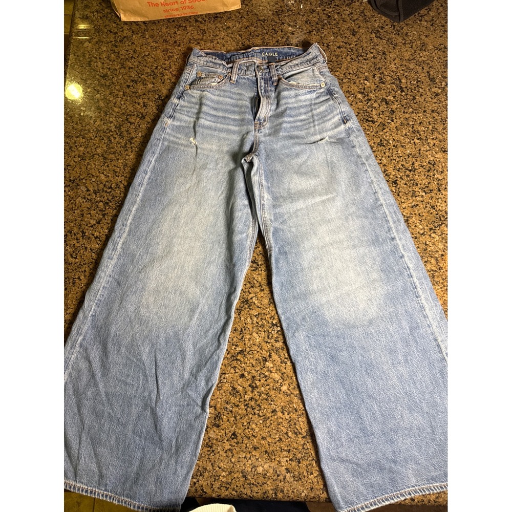 American Eagle Wide Leg Distressed Light Wash Jeans High Rise 4011018879 09/23